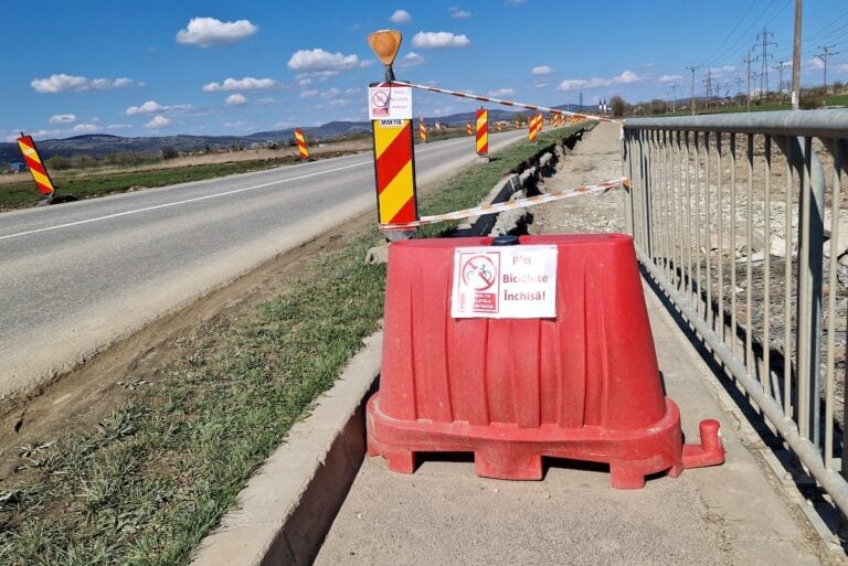 Pista a fost desființată pentru a face loc accesului pe viitoarea autostradă. Sursa foto: turnulsfatului.ro