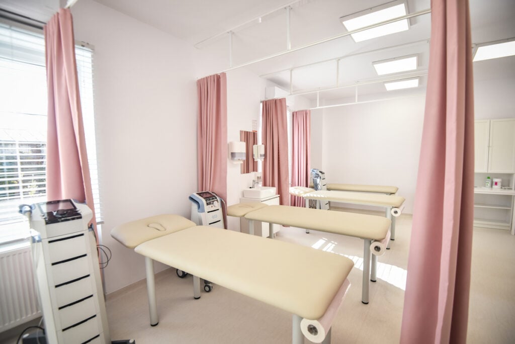 policlinica sf mihail si gavriil publicitate foto ts9