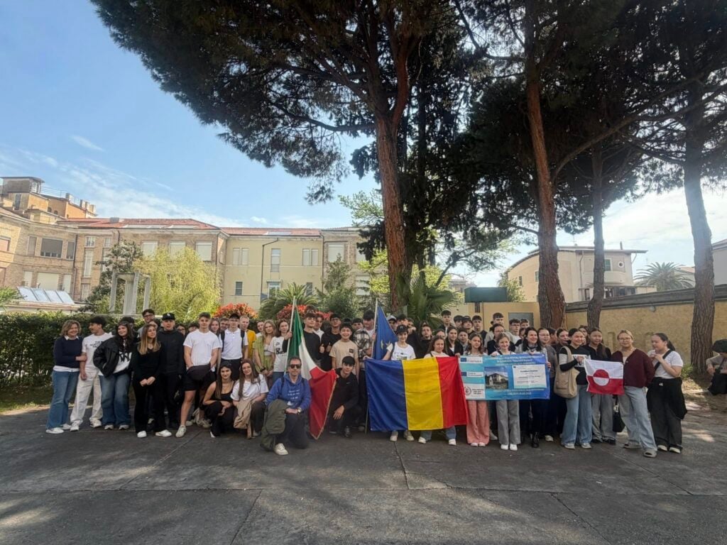 Foto Școala Gimnazială „Aurel Decei” Gura Râului