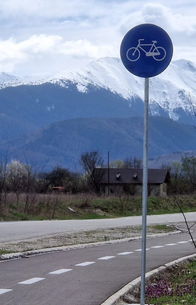 semn pista biciclete munti