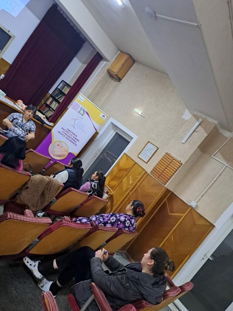Sesiune de informare a viitoarelor mame. Foto: DSP Sibiu