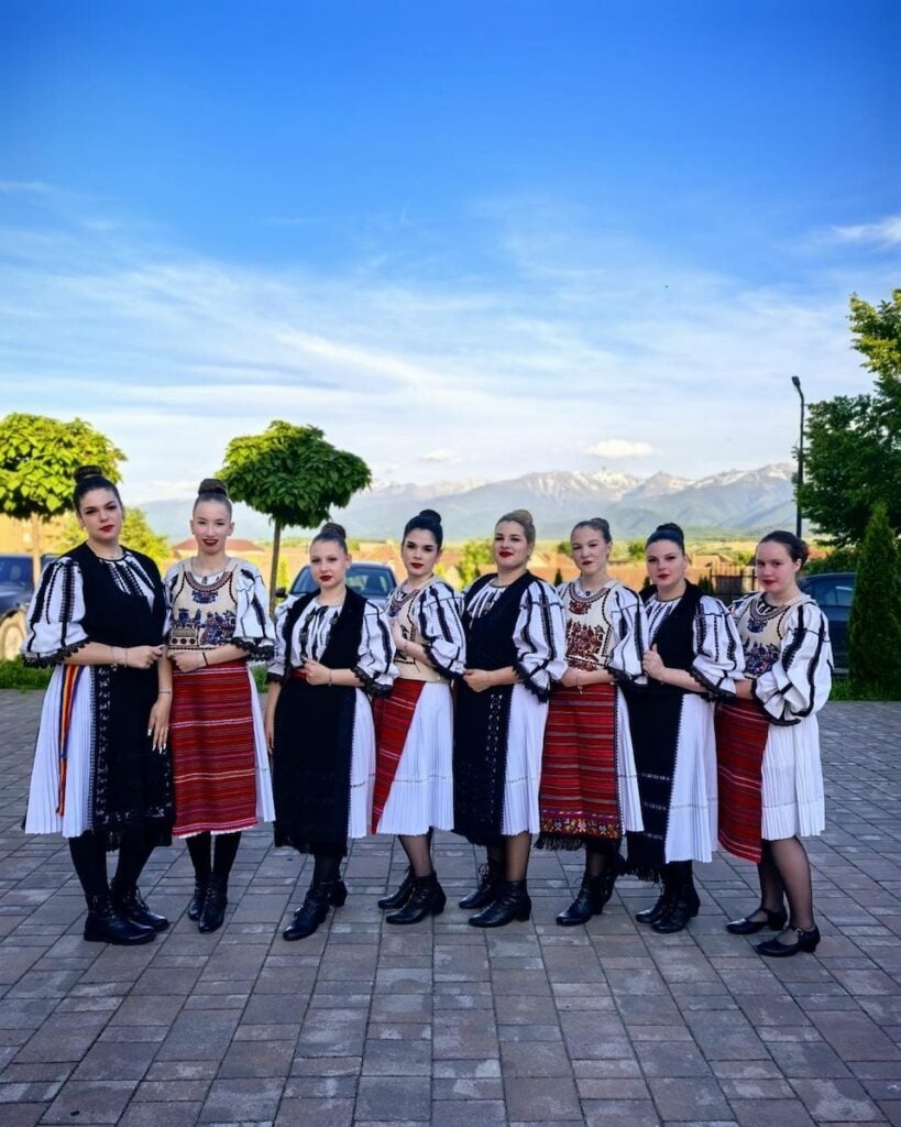Ansamblul Hora din Rusca – Sebeșu de Jos5