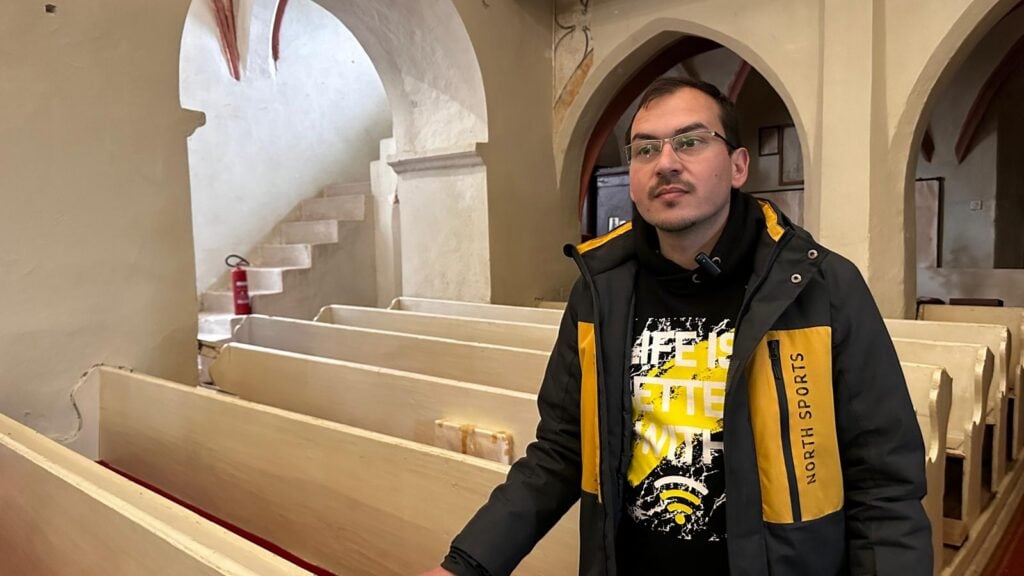 Beres Levente preot paroh biserica reformata ocna2