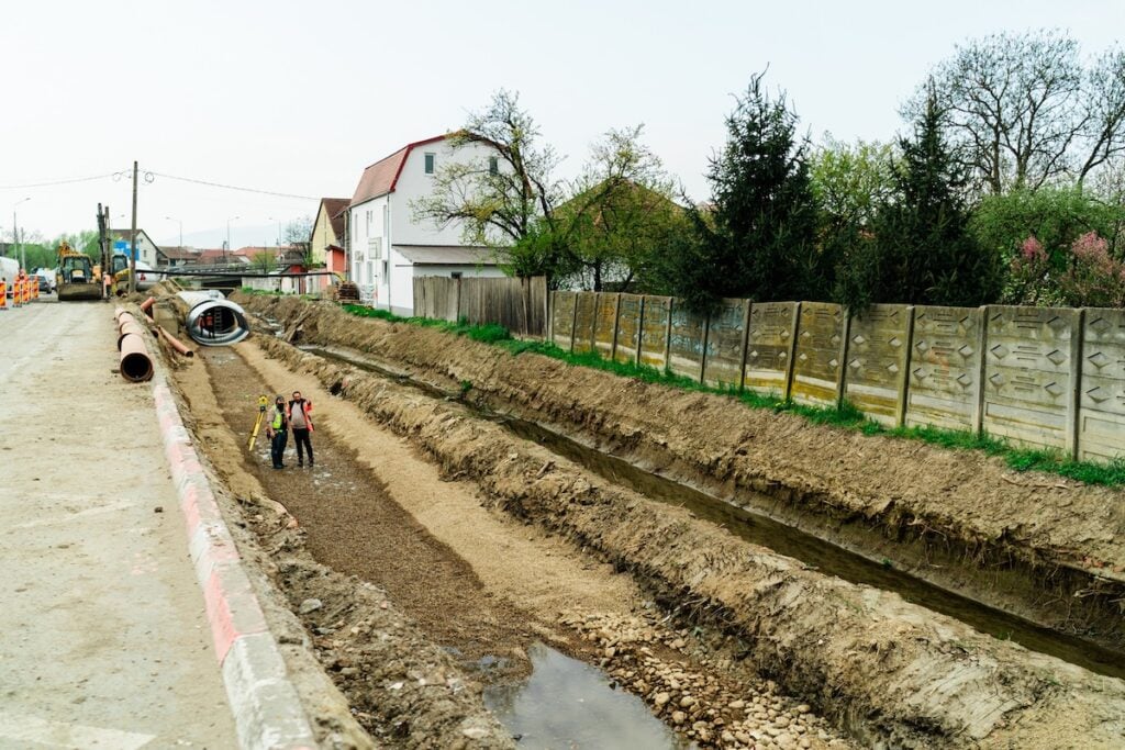 Lucrările de modernizare și lărgire a Căii Șurii Mari publicitate8