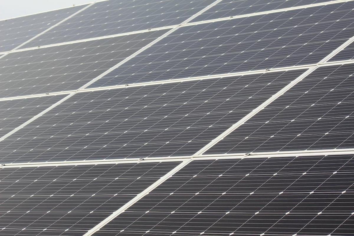 acumulatori panouri fotovoltaice publicitate