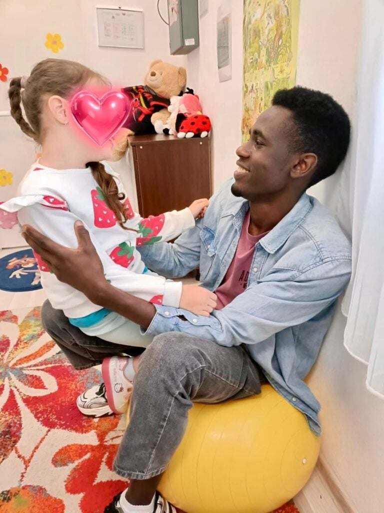 Ahmat Oumar Maki. Sursa foto: Facebook / Daniela Cîmpean președinta CJ Sibiu