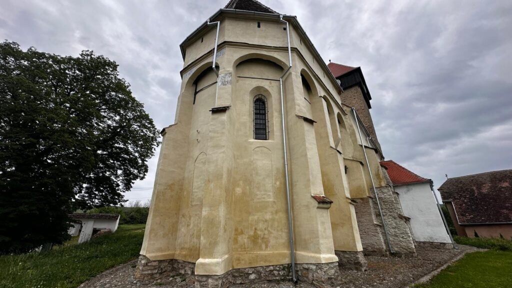 biserica fortificata ruja