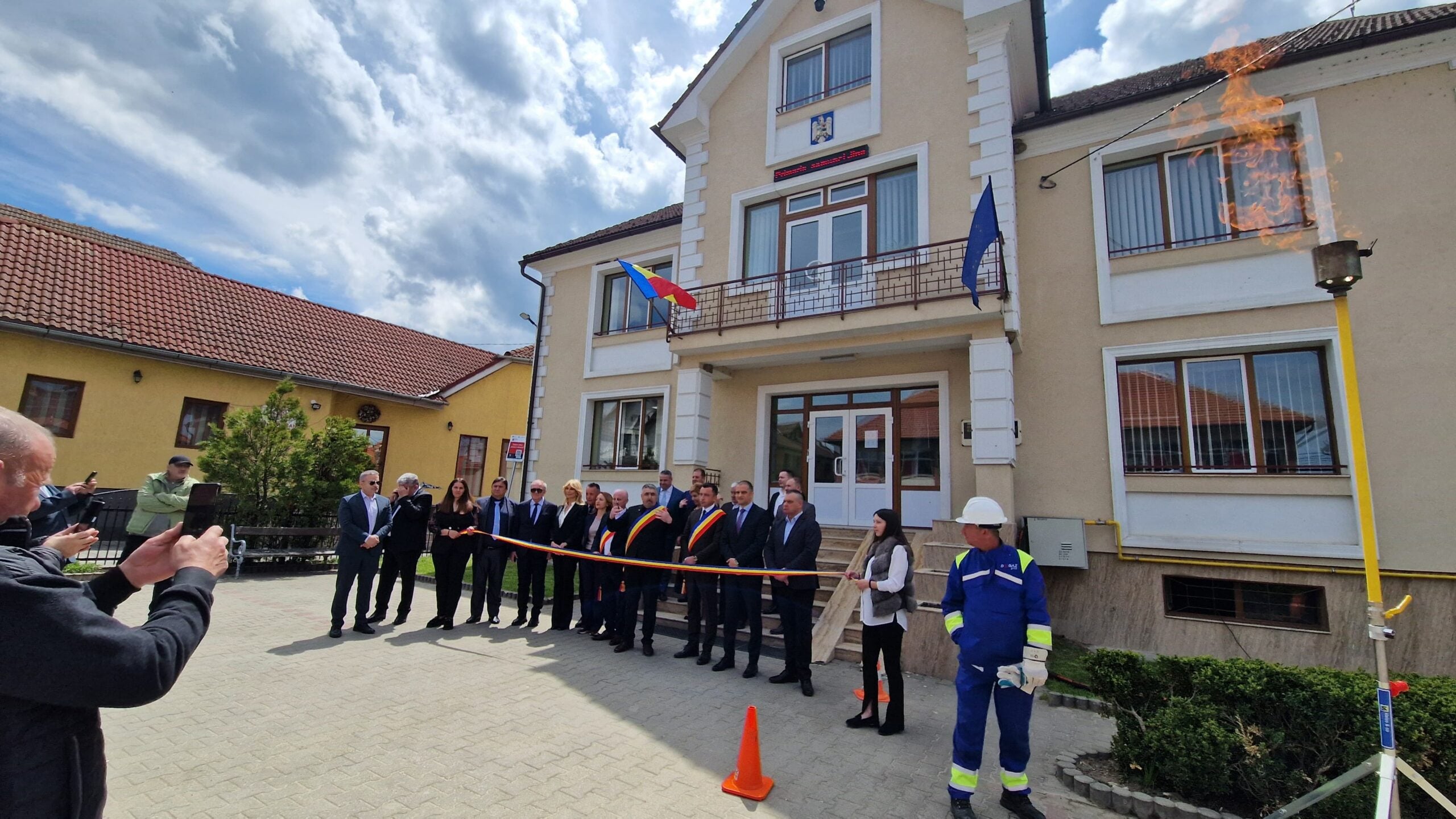 Momentul introducerii gazului în Mărginimea Sibiului. Foto: Turnulsfatului.ro