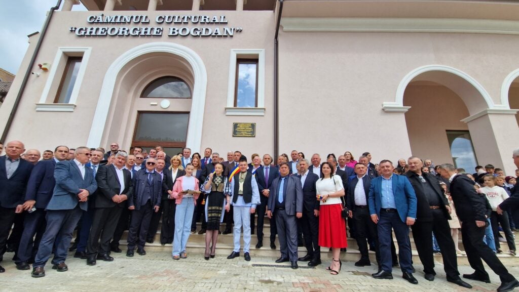 multime la introducerea gazului in poiana sibiului