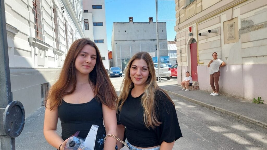 Alesia Boroș (foto stânga) și Nadia Armenciu (foto dreapta)
