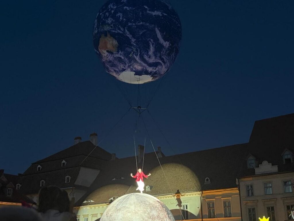 Călătorie în cosmos la FITS/Foto: turnulsfatului.ro