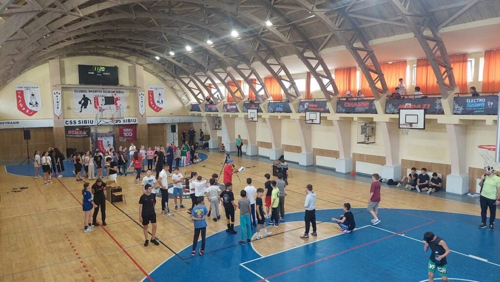competitia de sarit coarda10