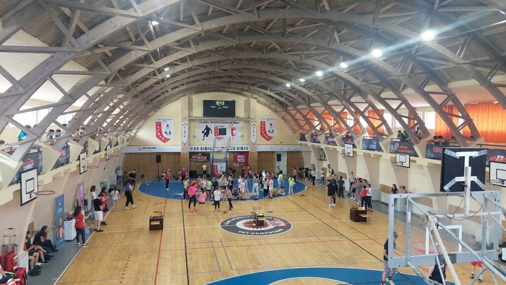 competitia de sarit coarda23