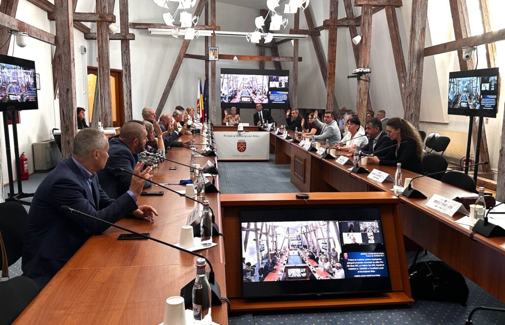 Toți cei 22 de consilieri locali ai Sibiului au votat „pentru” noul PUG al orașului. Sursa foto: turnulsfatului.ro