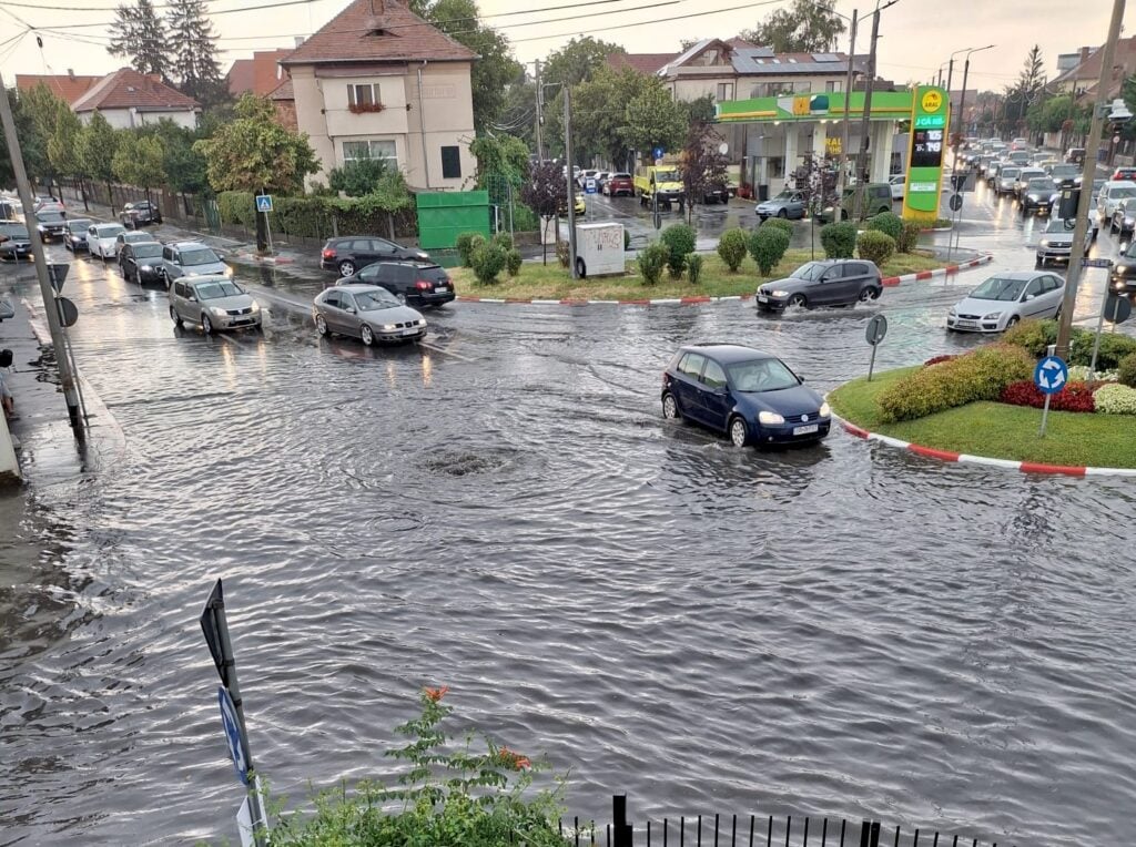 Intersecția Bâlea - Ștefan cel Mare - Moldoveanu, luni după-amiaza. Foto: turnulsfatului.ro