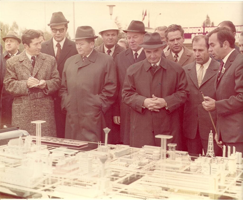 Ioan Vulcan, la o vizită a lui Nicolae Ceaușescu. Foto: Facebook / Daniela Cîmpean