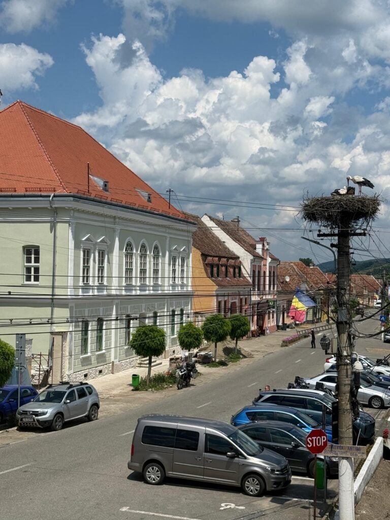 scoala gimnaziala biertan foto primaria