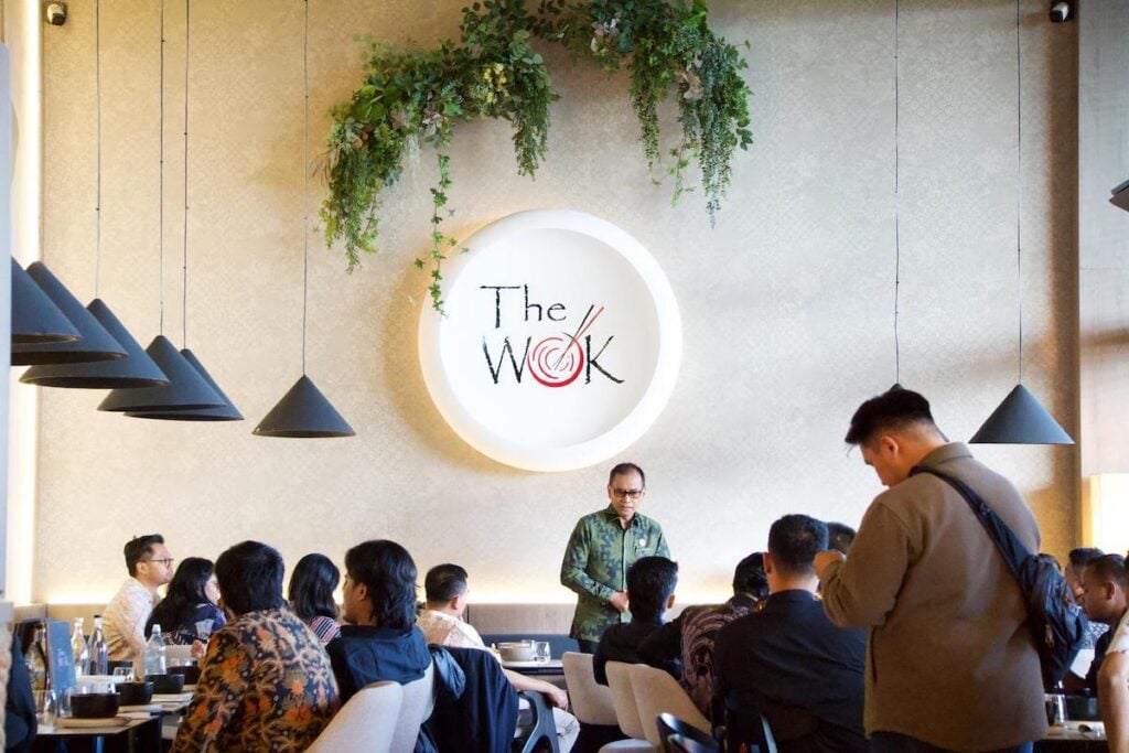 the wok publicitate vizita ambasada16