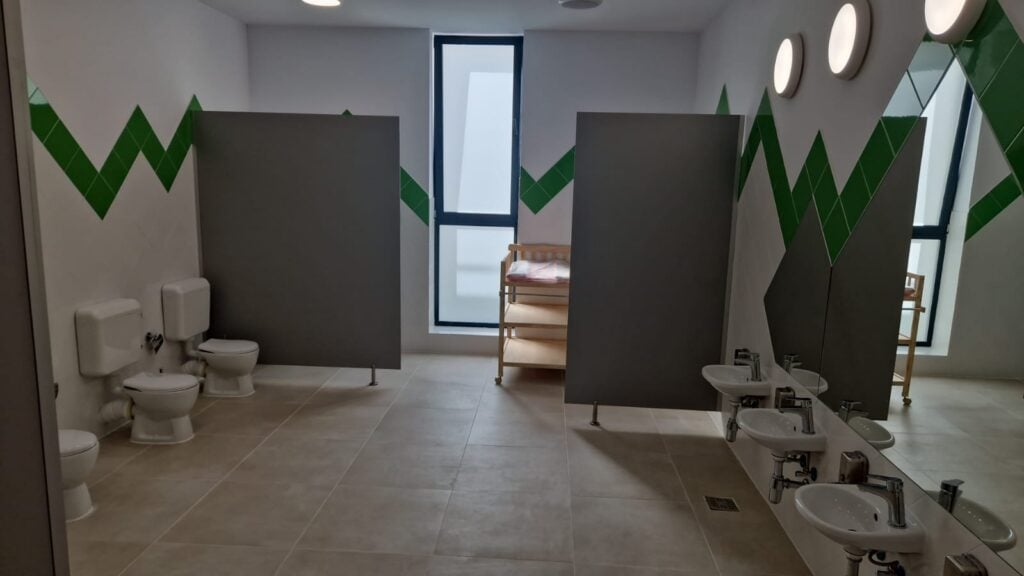 toaleta cresa