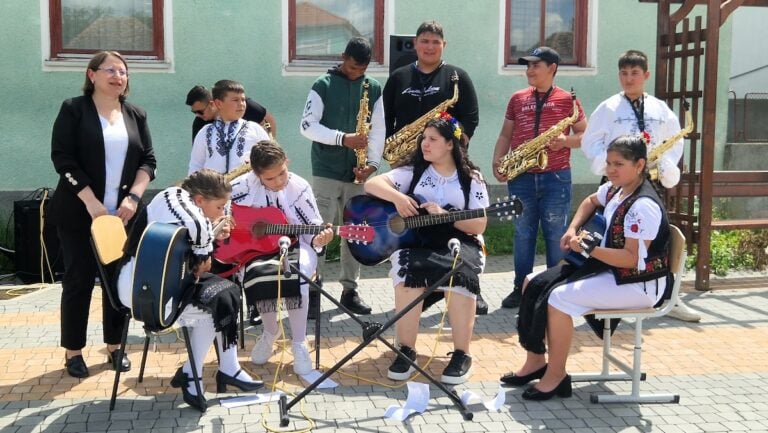 trupa muzica merghindeal