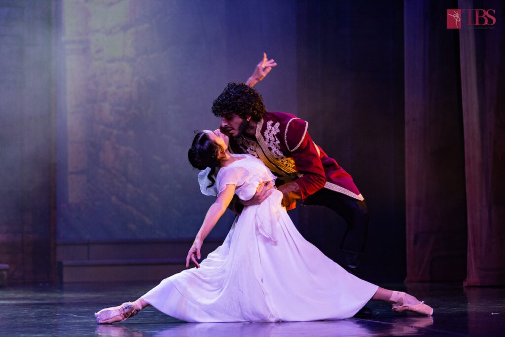 Angelo Morgillo in rolul Othello si Alba Fernandez, în rolul Desdemona/Foto: Teatrul de balet Sibiu
