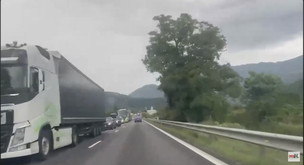 Aglomerație luni, pe Valea Oltului/Foto: printscreen video Alba24