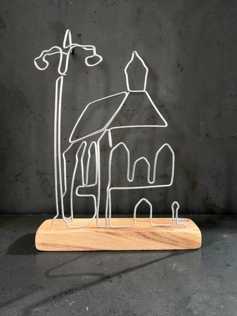 biserica ursulinelor modelata din sarma2