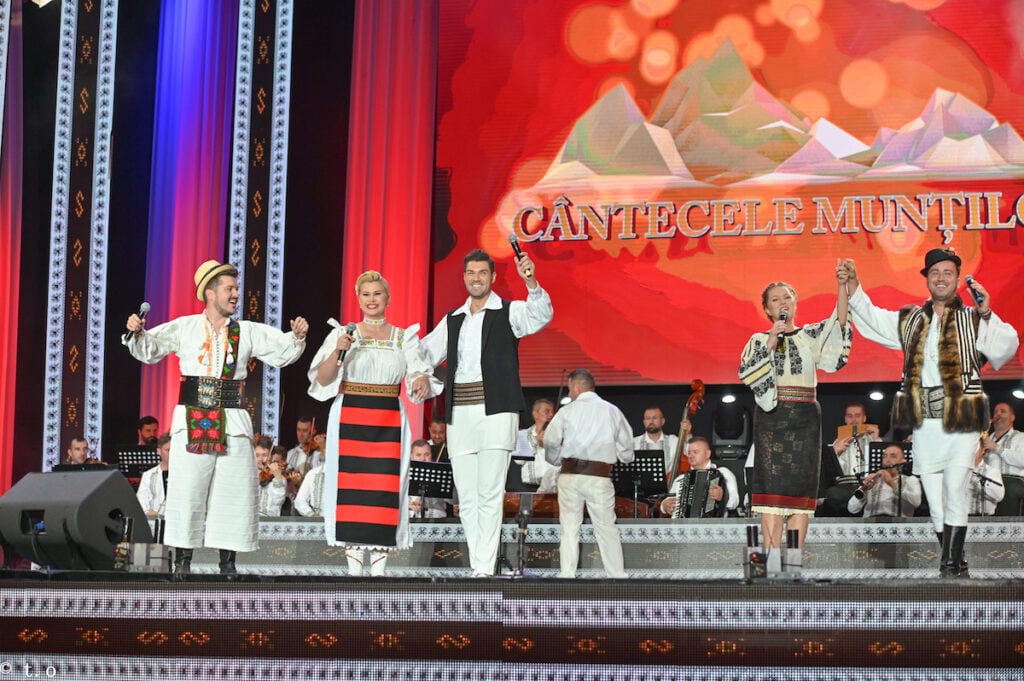 cantecele muntilor foto junii sibiului11