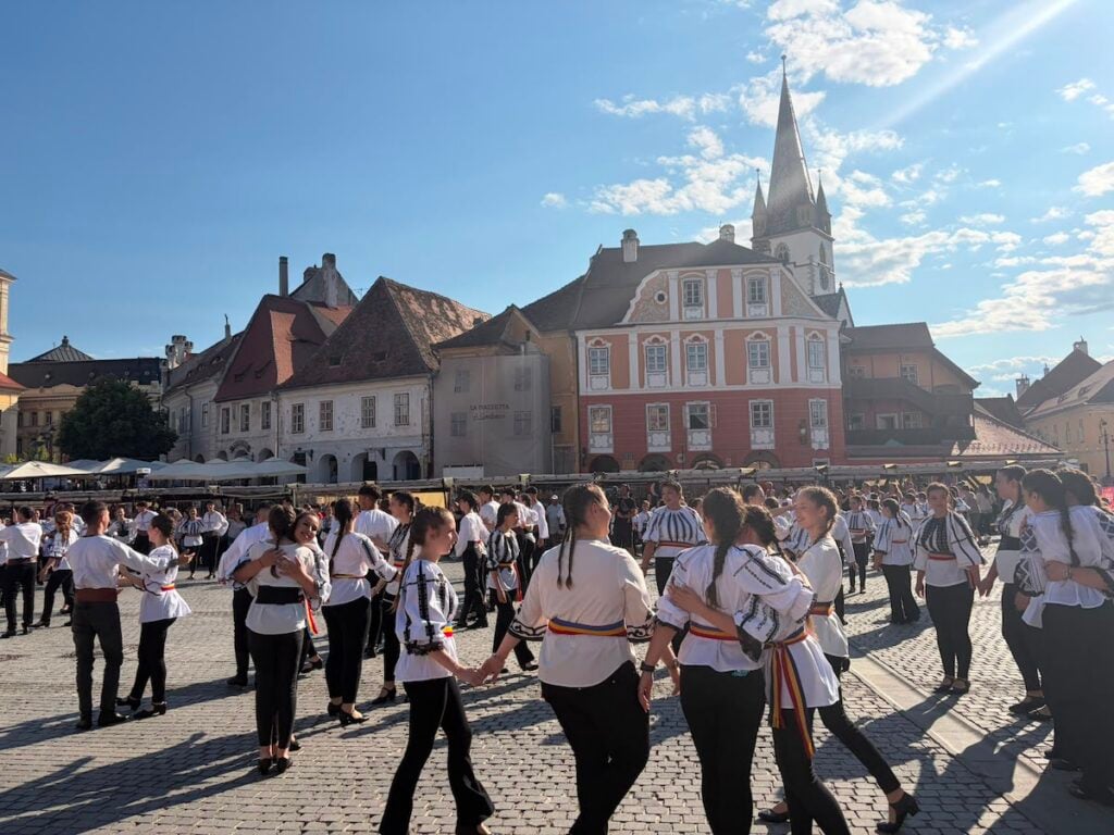 flash mob junii sibiului piata mica6