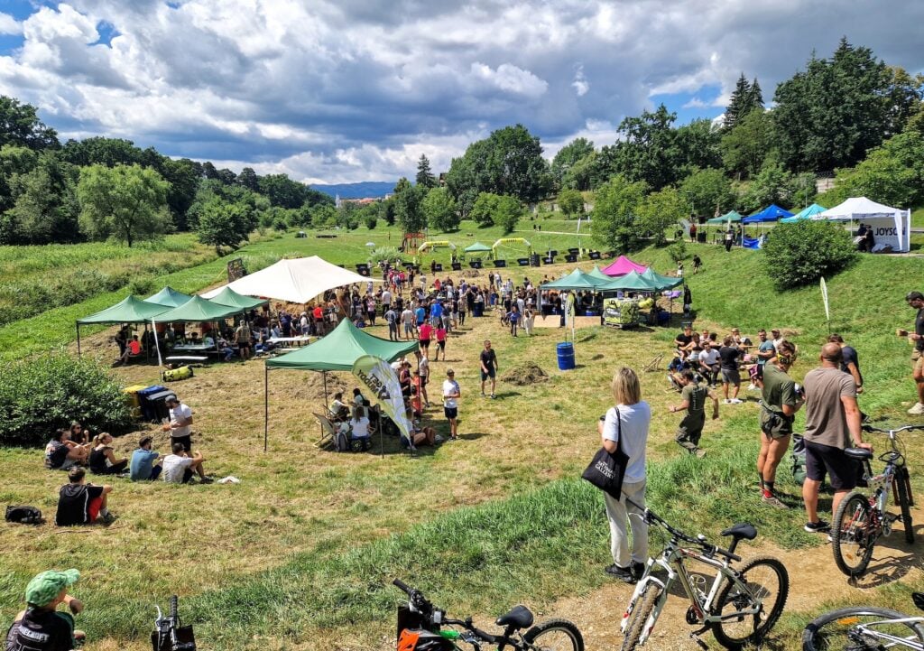Prima ediție a Get Muddy. Foto: turnulsfatului.ro