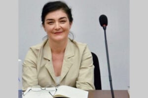 lavinia stan 6