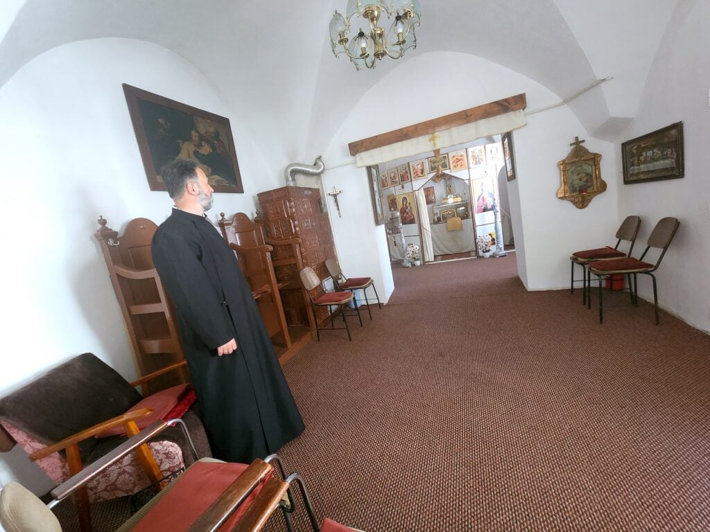 Capela în care au loc, de obicei, slujbele de la Biserica Azilului. Foto: turnulsfatului.ro
