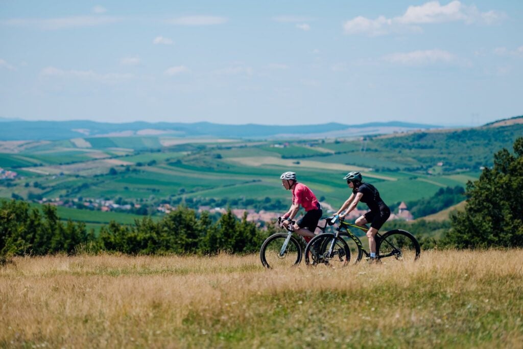 Concursul e pentru toate categoriile de pasionați de pedalat prin natură. Foto: Gușterița MTB / Tibi Hila