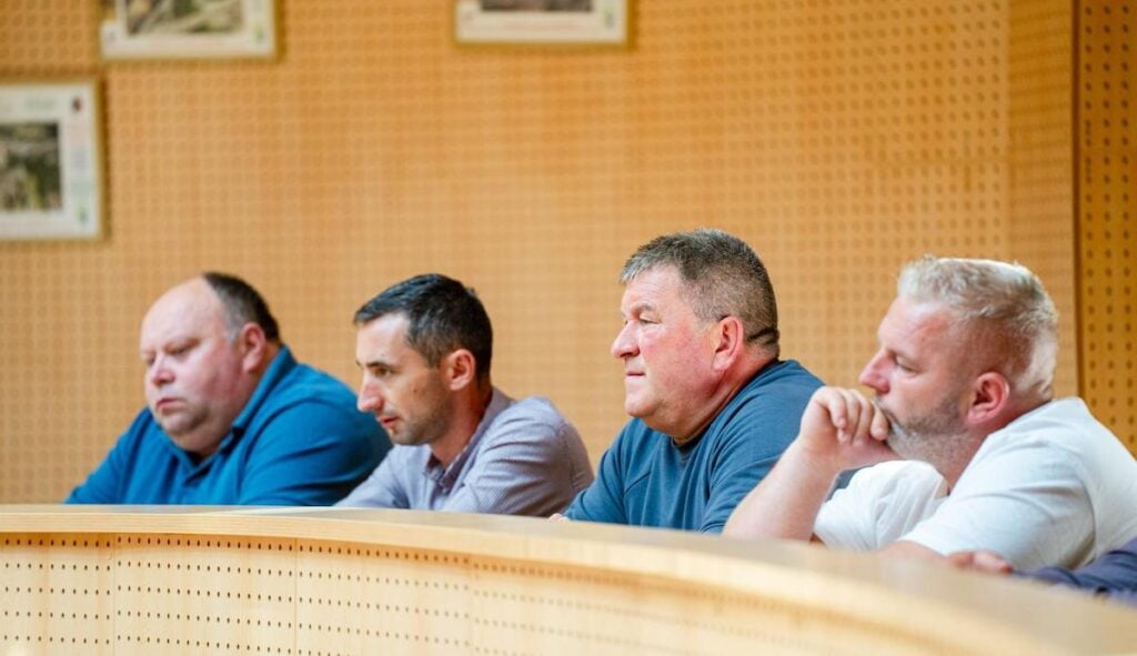 sesiune de informare conflicte oameni ursi publicitate foto CJ20