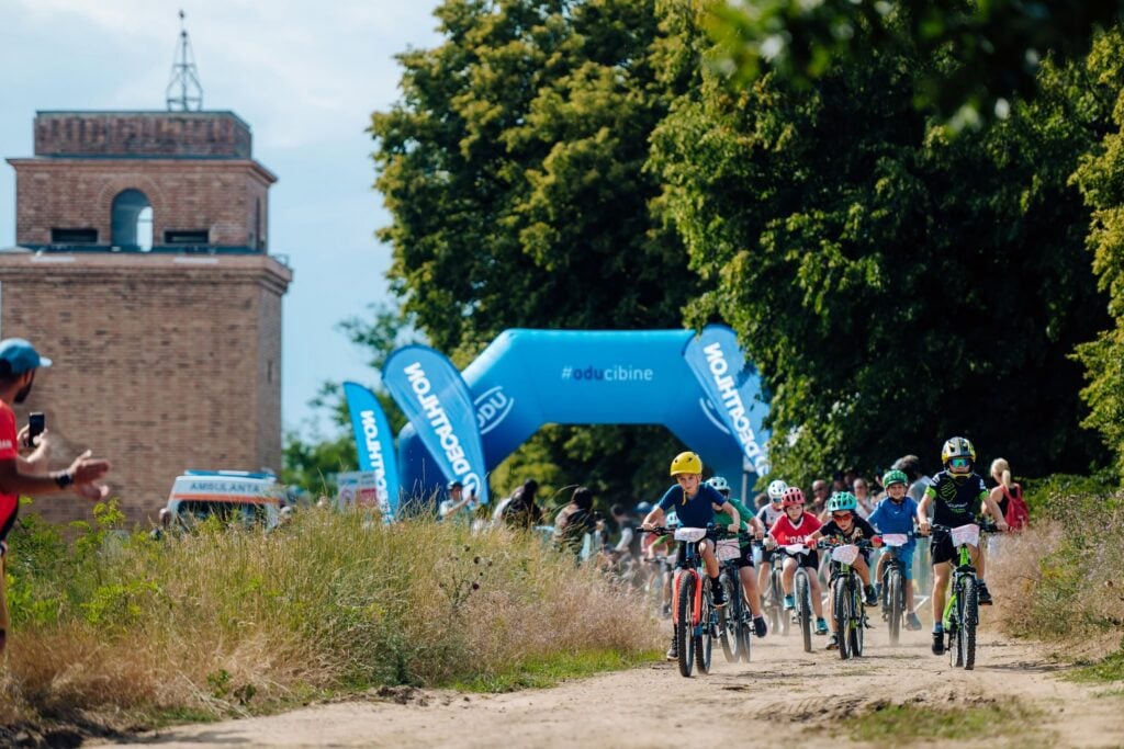 Copiii au avut propriile trasee. Foto: Gușterița MTB / Tibi Hila