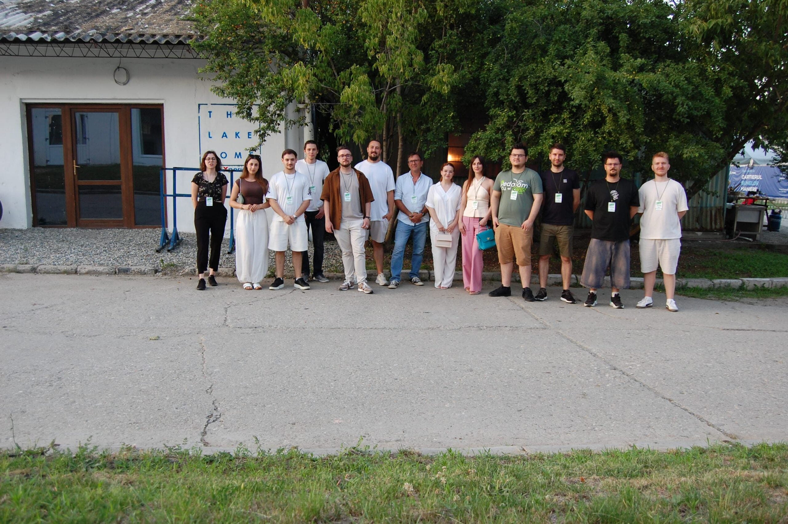 Poză de grup cu membrii filialei SENS Sibiu. Foto: Robert Dragomir / arhiva personală