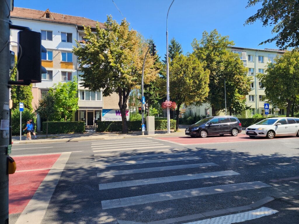 semafor Milea cu Aleea Pluto