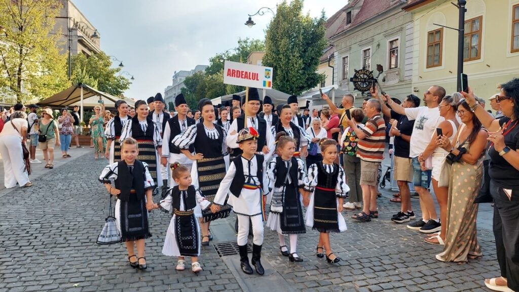 Cantecele munților parada 17