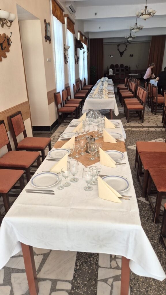 Restaurantul pregătit să-i primească