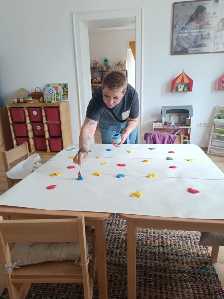 Centrul Autism Play este axat pe terapia prin joacă