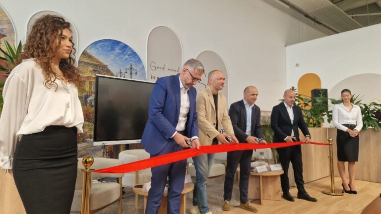 Inaugurarea noului lounge de pe Aeroportul Sibiu. Foto: Turnulsfatului.ro