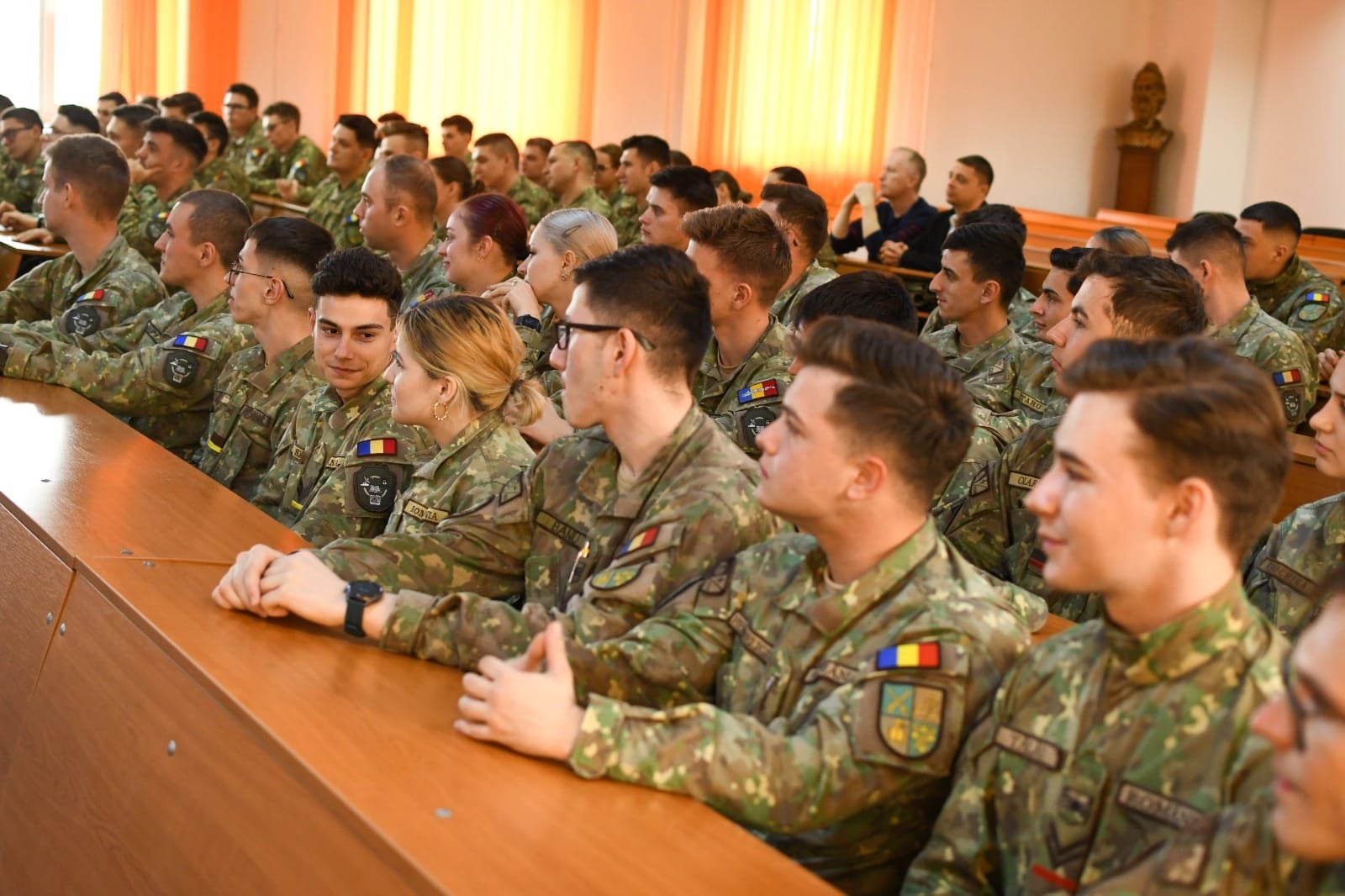 Participanți la „Sibiu Military Cyber Challenge”