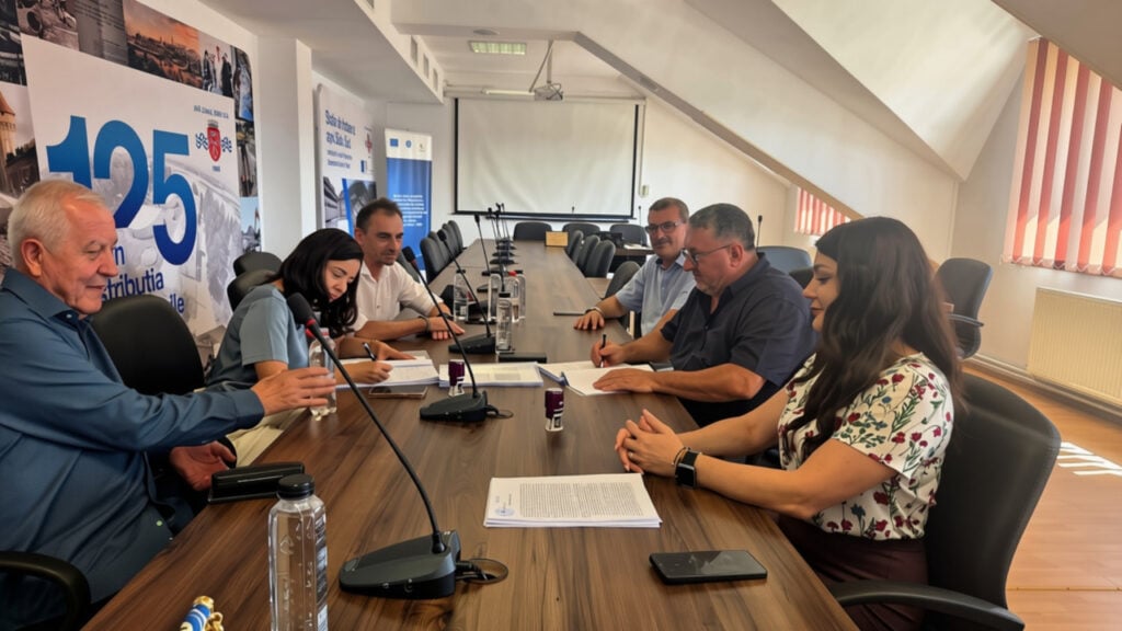 Contractul prevede modernizarea treptei mecanice și realizarea unei instalații pentru uscarea nămolului. Foto: apacansb.ro