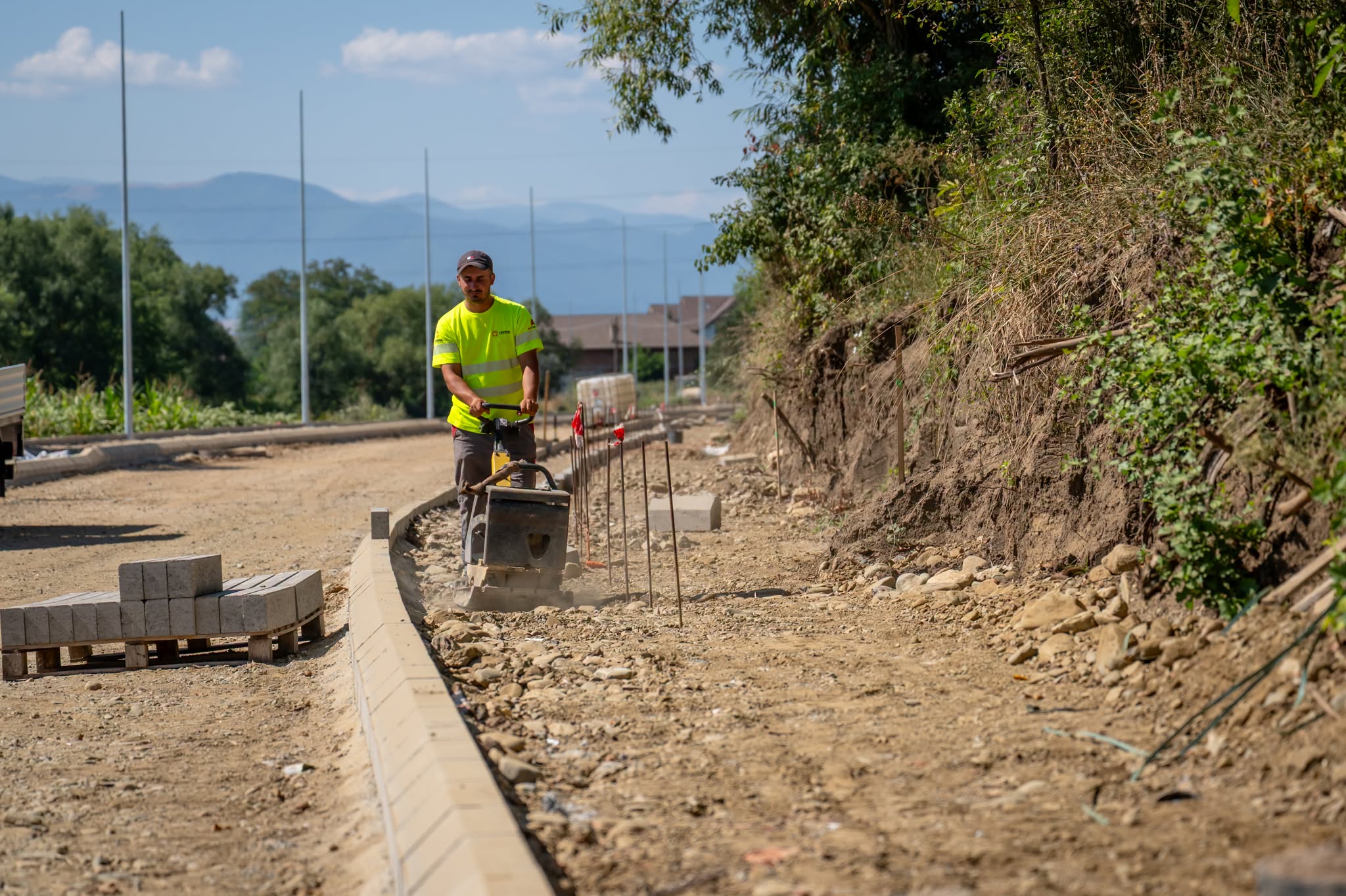 Lucrările pe strada Salcâmilor au termen de finalizare 31 octombrie 2026. Foto: Primăria Sibiu
