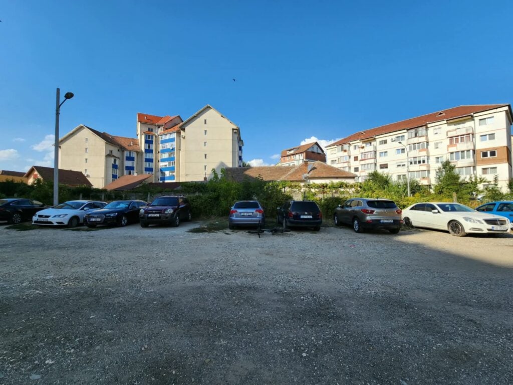 parcare intre blocuri strada lunga 103 (11)
