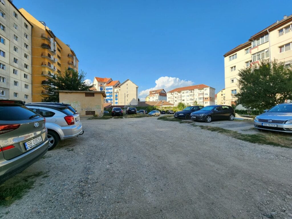 parcare intre blocuri strada lunga 103 (14)