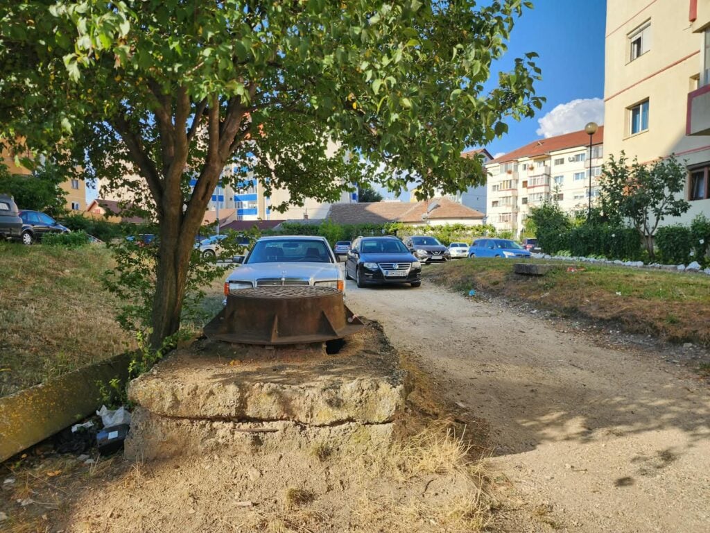parcare intre blocuri strada lunga 103 (20)
