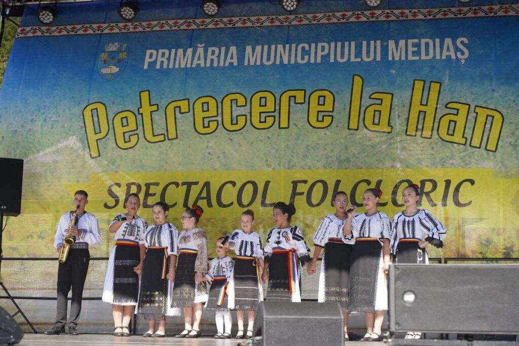 petrecere la han publicitate4