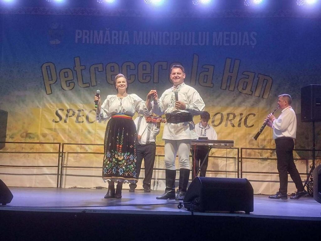 petrecere la han publicitate5