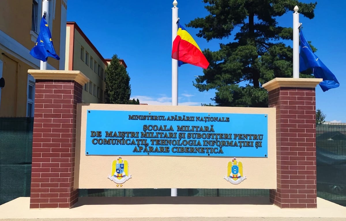 Sursa foto: Facebook Școala Militară - Comunicații, Th Inf și Ap Cibernetică